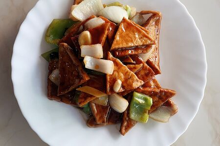 Тофу соевом соусе