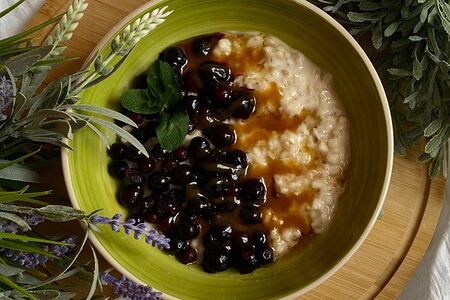 Каша овсяная Черная смородина и мед