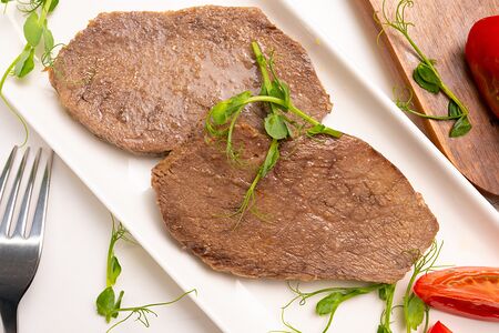 Говядина отварная