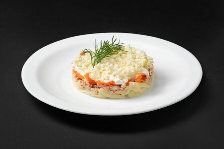 Салат Мимоза с горбушей