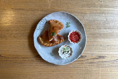 Пирог с мраморной говядиной и куриной грудкой