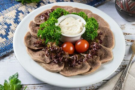 Язык с хреном