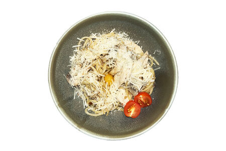 Спагетти с подкопченной курицей