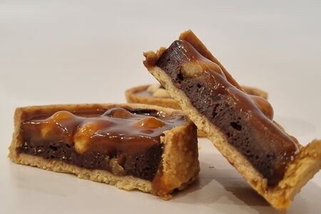 Тарталетка Фундук-карамель