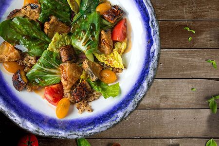 Салат с хрустящими баклажанами