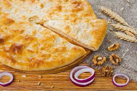 Осетинский пирог с картофелем и жареным луком