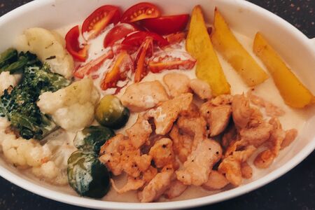 Индейка с овощами в сливочном соусе