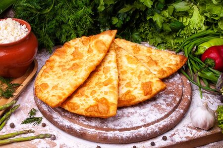 Чебурек с соленым творогом и зеленью