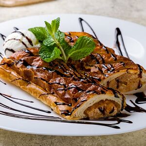 Штрудель с яблоком