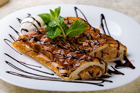 Штрудель с яблоком