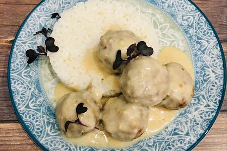 Фрикадельки в сливочном соусе