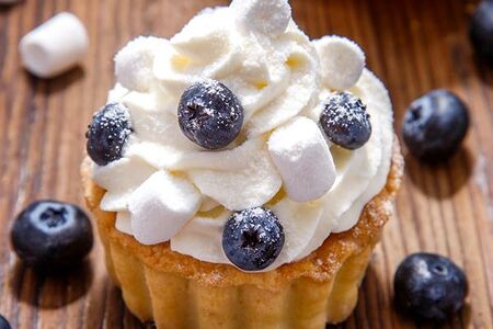 Корзиночка с персиками