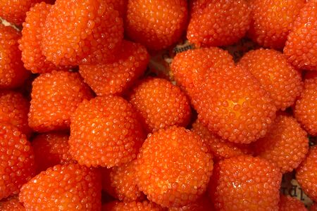 Ягоды в оранжевой обсыпке