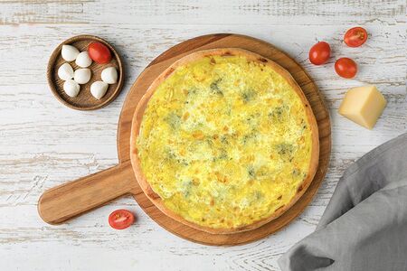 Пицца Четыре сыра, средняя