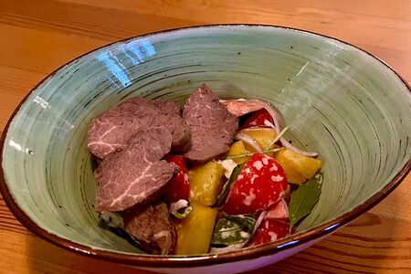 Салат с ростбифом