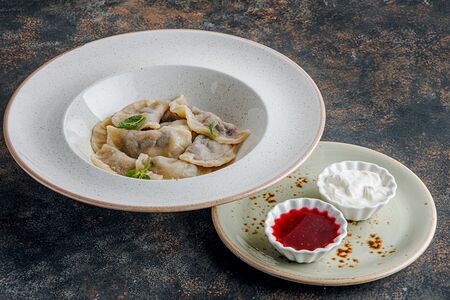 Вареники с вишней