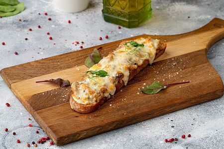 Брускетта с грибами и сыром