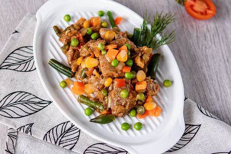 Бедро индейки с овощами