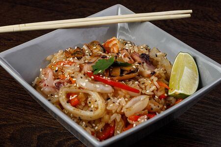 Рис тяхан с морепродуктами