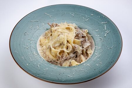 Феттуччине с томленой говядиной