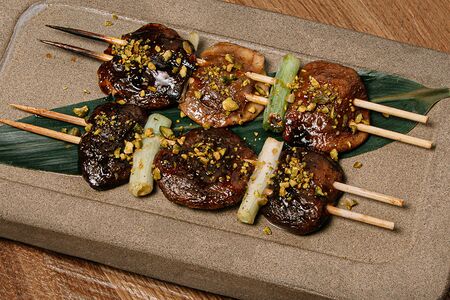 Кушияки шиитаке и фисташка