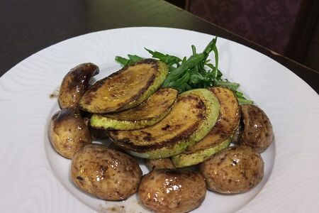 Кабачки с шампиньонами гриль