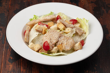 Салат Цезарь с курицей