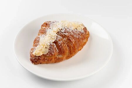 Круассан миндальный