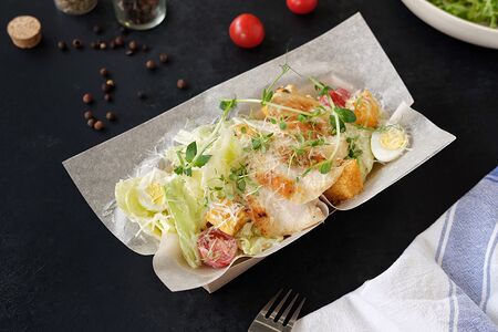 Салат Цезарь с курочкой су-вид на гриле