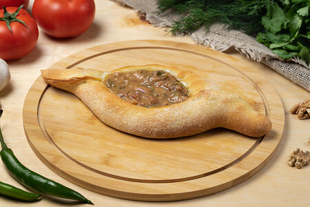 Хачапури по-аджарски с фасолью