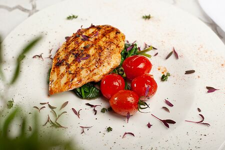 Куриная грудка со шпинатом