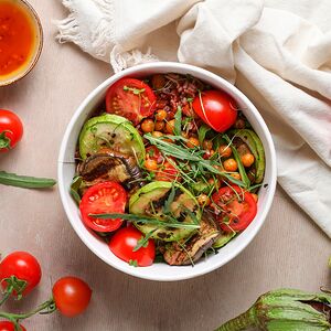 Սիսեռով և կարմիր բրնձով բոուլ