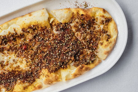 Лепешка с тапенадом из оливок