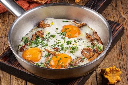 Омлет с лисичками и страчателлой