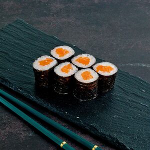 Ролл с лососем