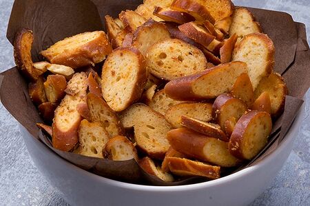 Сухарики чесночные