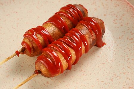 Корн-дог с копчёной колбаской