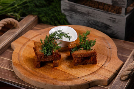 Гренки с соусом блю чиз