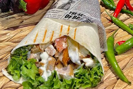 Шаурма с курицей в тортилье