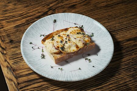 Брускетта с угрём