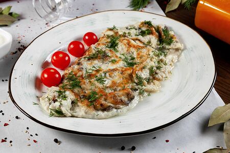 Яичница с беконом и томатами