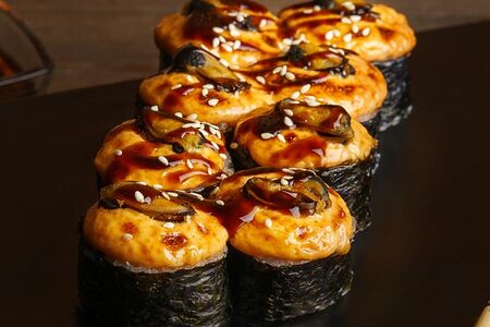 Запеченный с мидиями