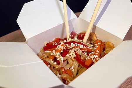 Удон со свининой