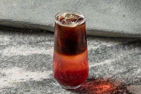 Эспрессо-тоник с клюквой