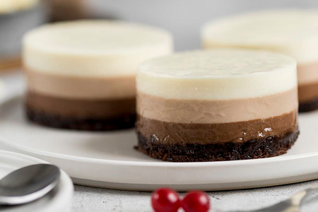 Три шоколада