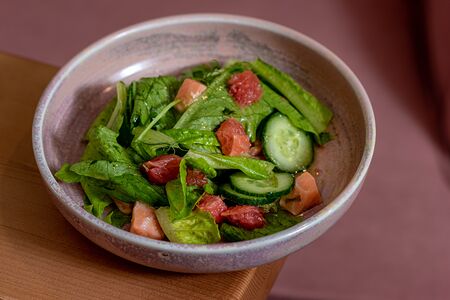 Салат с лососем и грейпфрутом