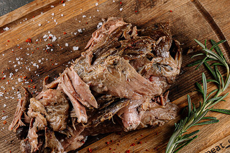 Шея ягненка, приготовленная в печи