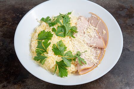 Скрэмбл с ветчиной и сыром