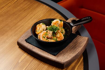 Креветки тигровые с чесноком