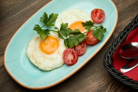 Яйца жареные